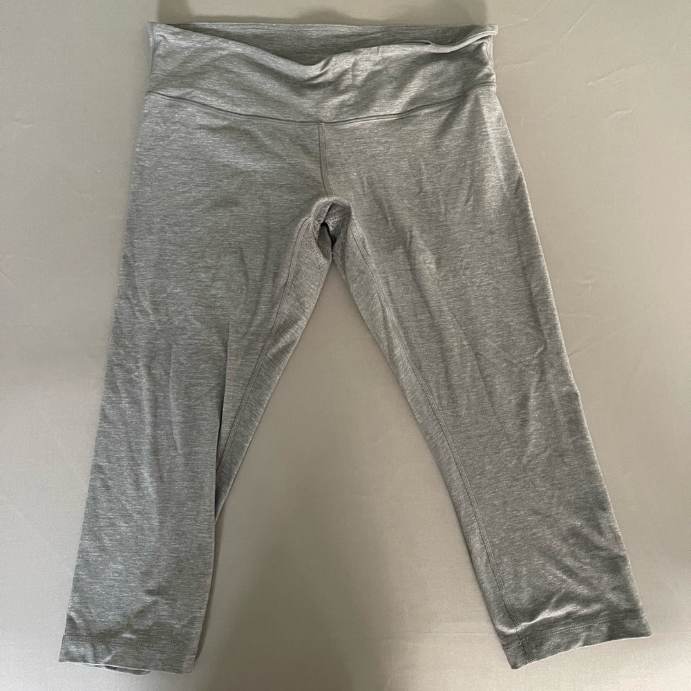 Lululemon cropped grey leggings